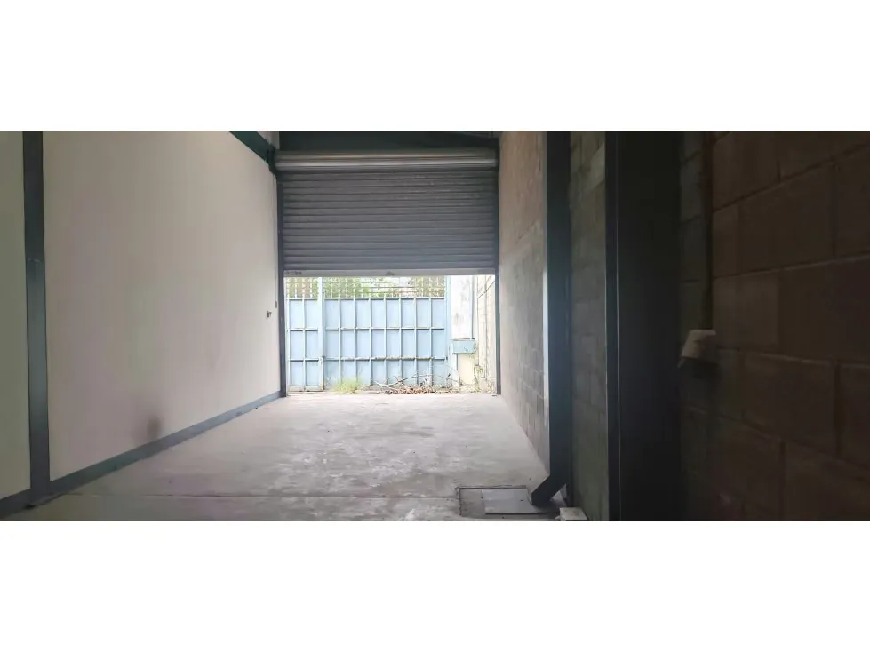Vendo galpón 2500m2 Guarenas 1275 - 7