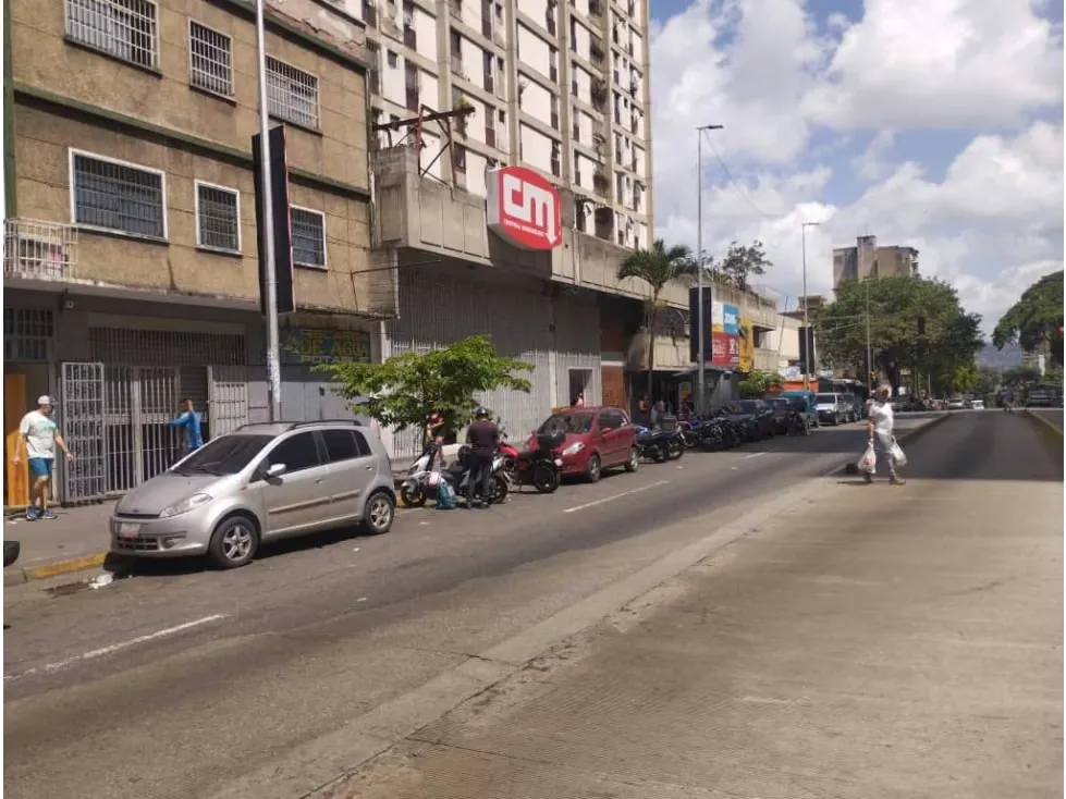 Local en venta 62m², Av. Fuerzas Armadas - 2