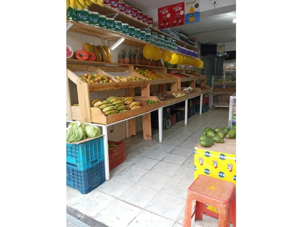 Local en venta 62m², Av. Fuerzas Armadas - 8