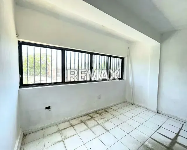 EDIFICIO CON LOCAL COMERCIAL Y APARTAMENTOS UBICADO EN LA CALLE LA PARALELA DE PORLAMAR, ISLA DE MARGARITA - 14