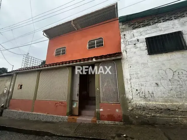 Casa en Venta en la Urbanizacion 23 de Enero Zona Este-Barquisimeto