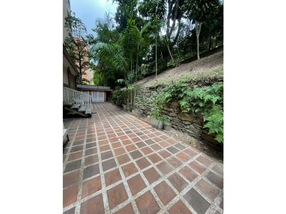 Vendo apartamento para remodelar 323m2 La Alameda 2900 - 16