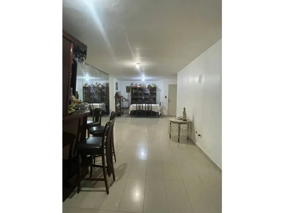 Vendo apartamento para remodelar 323m2 La Alameda 2900 - 4