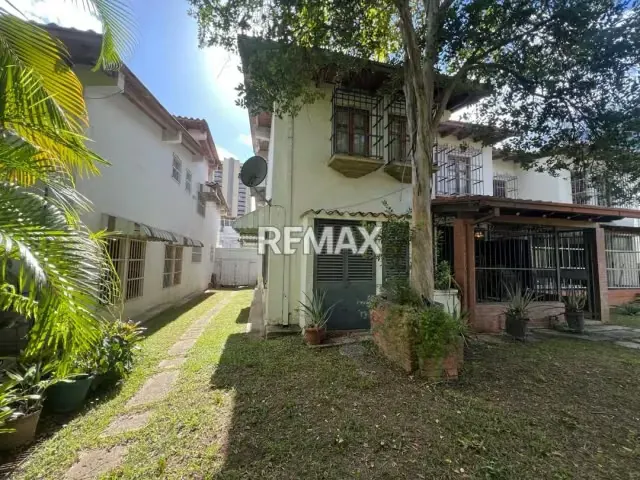 CASA EN VENTA - LOS DOS CAMINOS - 3