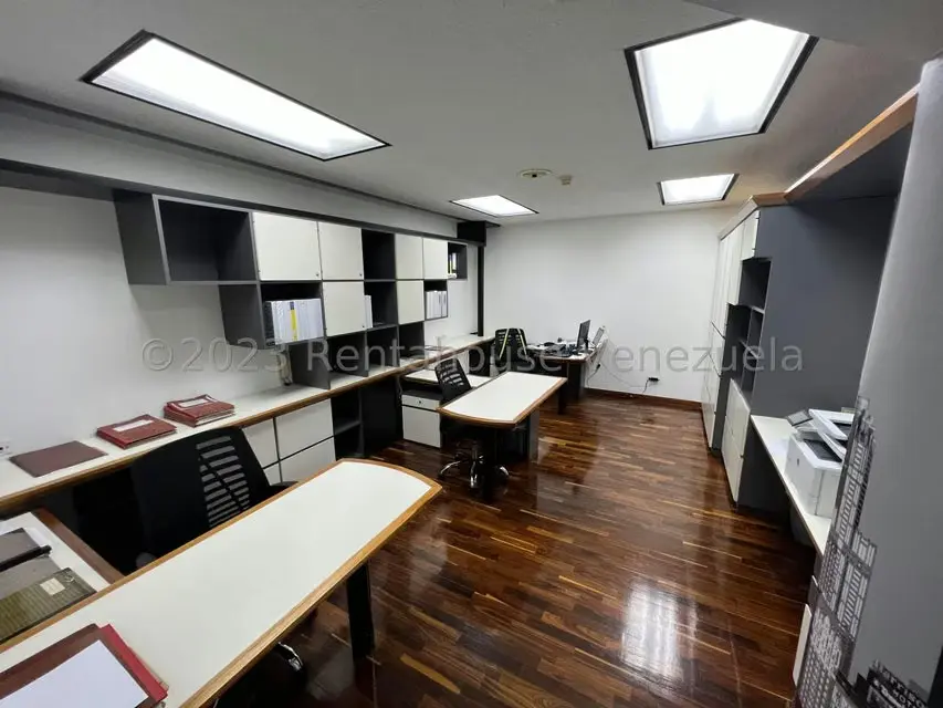 Oficina en Venta en Los Palos Grandes, Distrito Metropolitano - 13