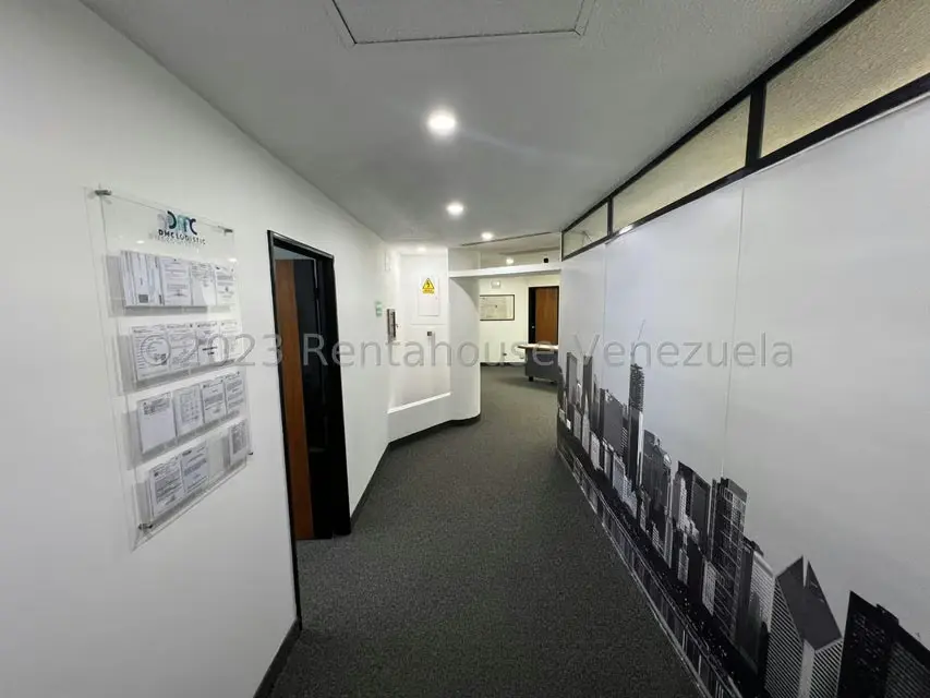 Oficina en Venta en Los Palos Grandes, Distrito Metropolitano - 2
