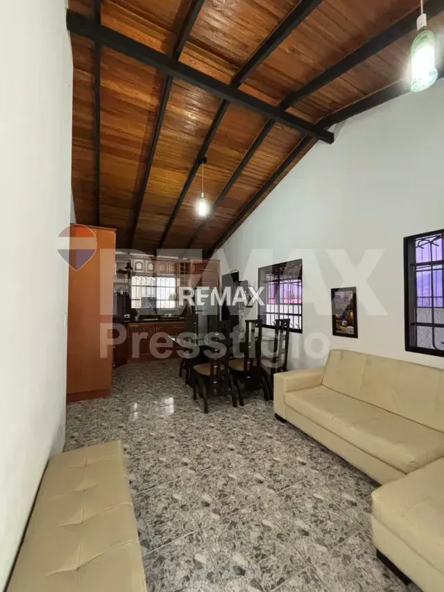 Casa en Alquiler - 3