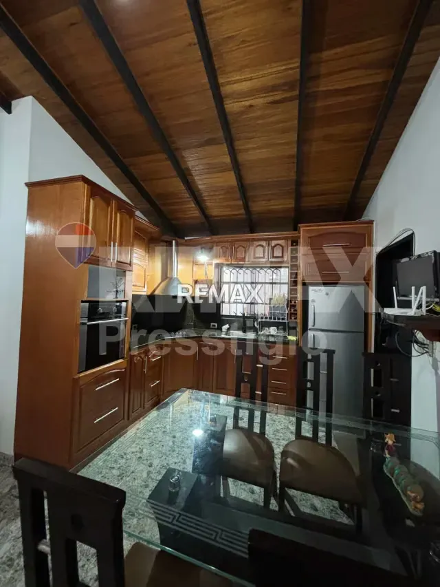Casa en Alquiler - 5