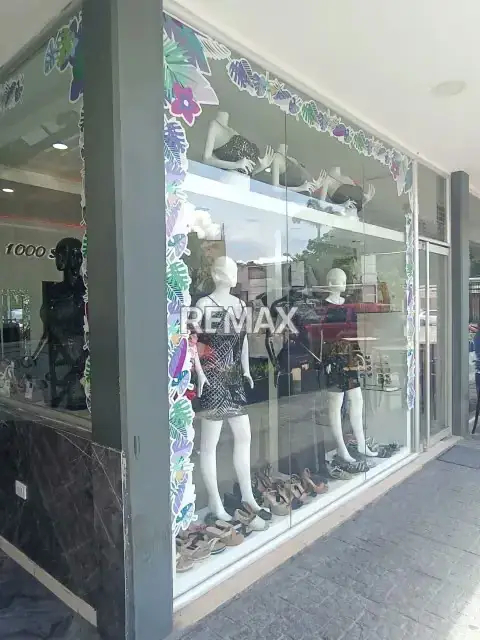 Traspaso de Local Comercial ubicado en el Centro Comercial El Llanero Avenida Lara