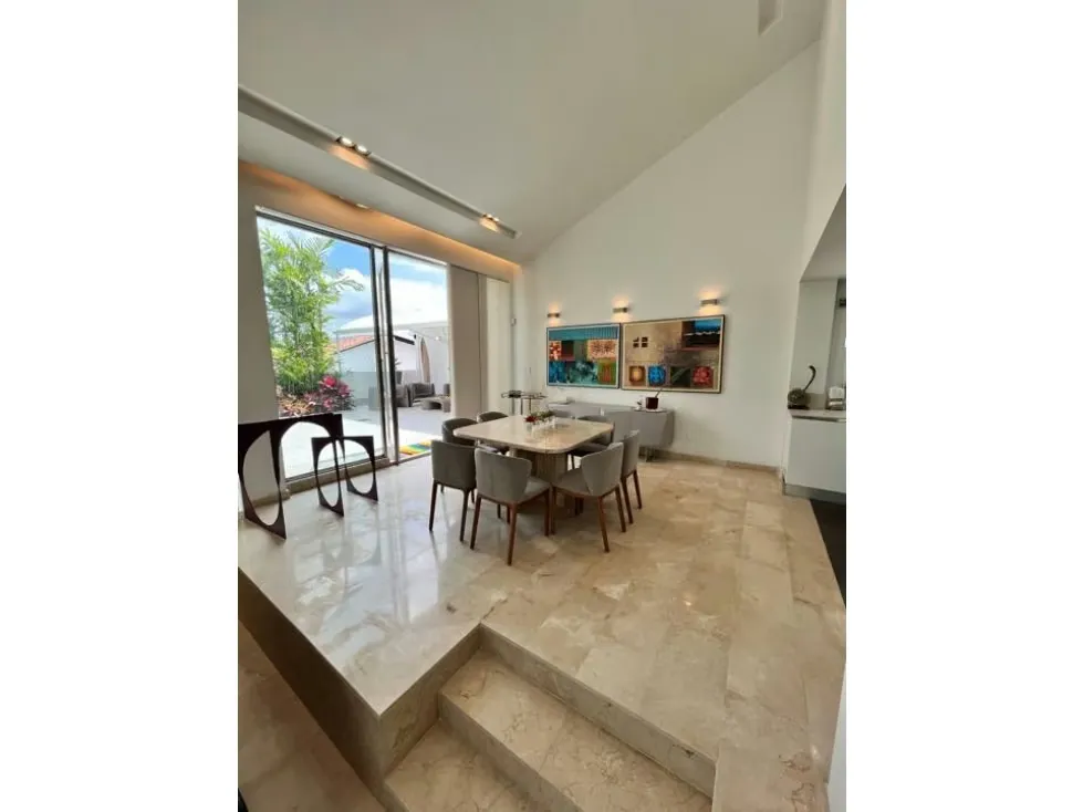 Se vende casa 365m2 Los Samanes 5725 - 3