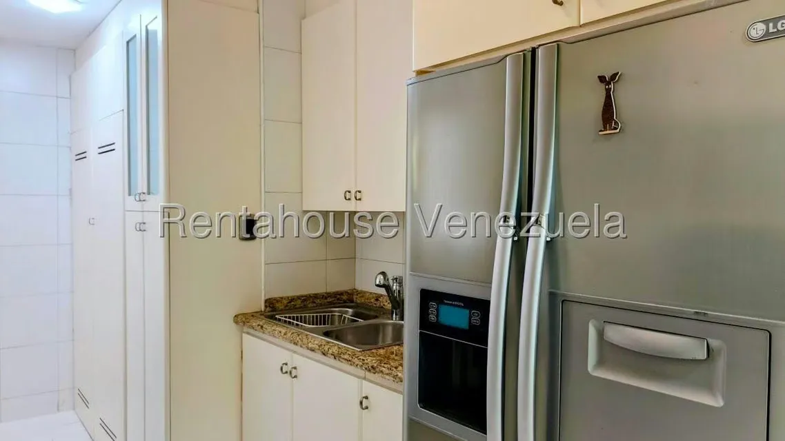 Apartamento (1 Nivel) en Alquiler en La Urbina, Distrito Metropolitano - 12