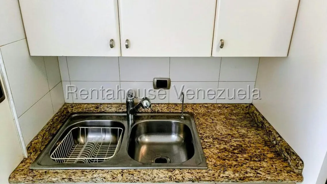 Apartamento (1 Nivel) en Alquiler en La Urbina, Distrito Metropolitano - 14