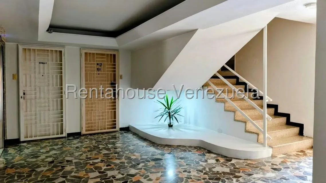 Apartamento (1 Nivel) en Alquiler en La Urbina, Distrito Metropolitano - 3