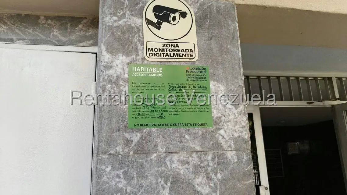Apartamento (1 Nivel) en Alquiler en La Urbina, Distrito Metropolitano - 4