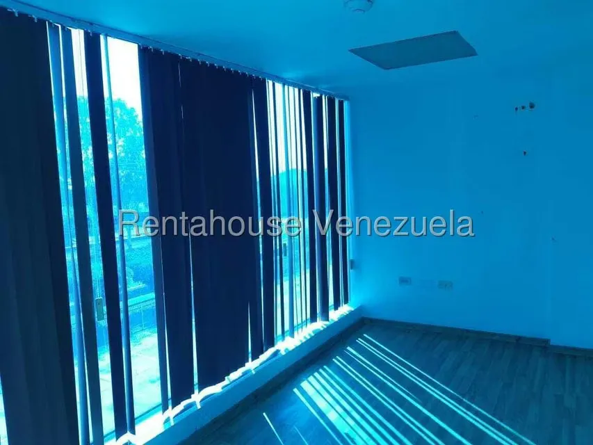Oficina en Alquiler en Zona Industrial, Carabobo - 9