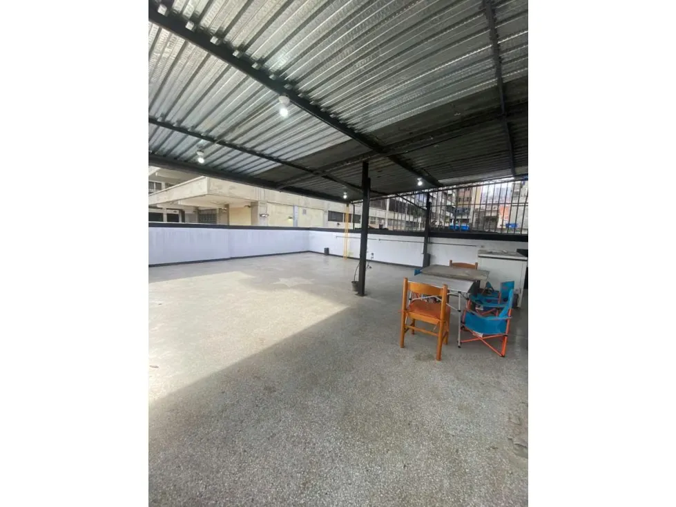 Edificio en venta 850m², 5ta Av de Pérez Bonalde - 16