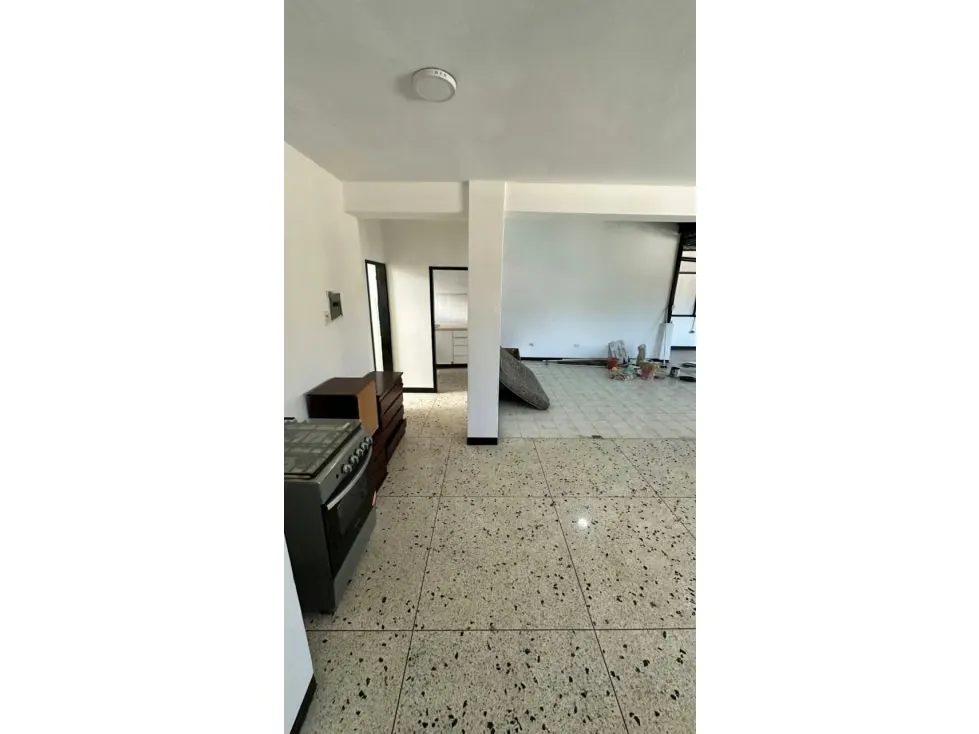 Edificio en venta 850m², 5ta Av de Pérez Bonalde - 19