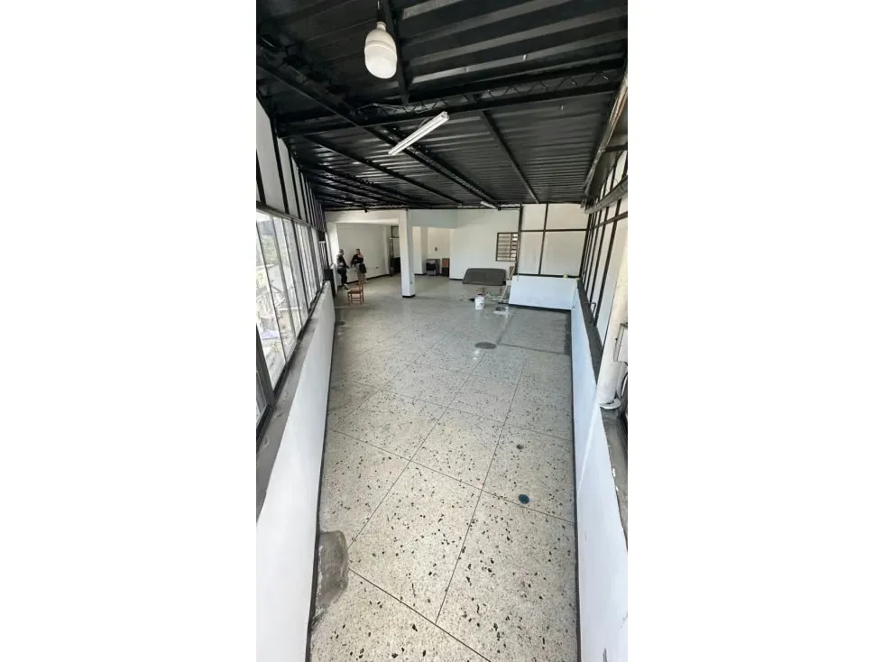 Edificio en venta 850m², 5ta Av de Pérez Bonalde - 20