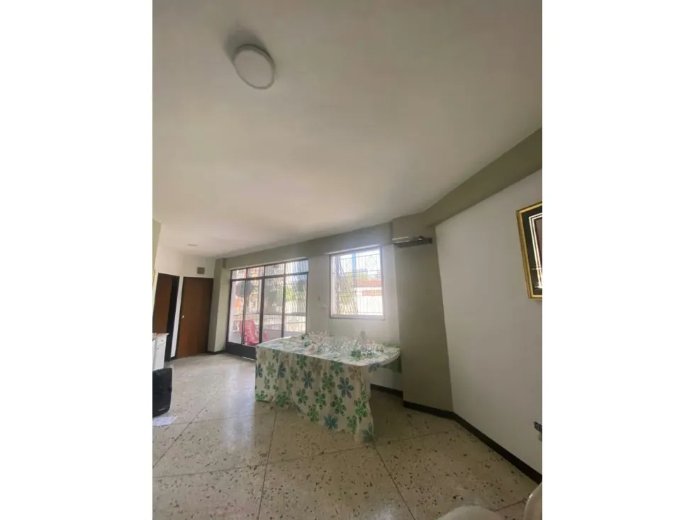 Edificio en venta 850m², 5ta Av de Pérez Bonalde - 8