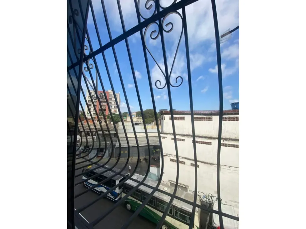Edificio en venta 850m², 5ta Av de Pérez Bonalde - 10