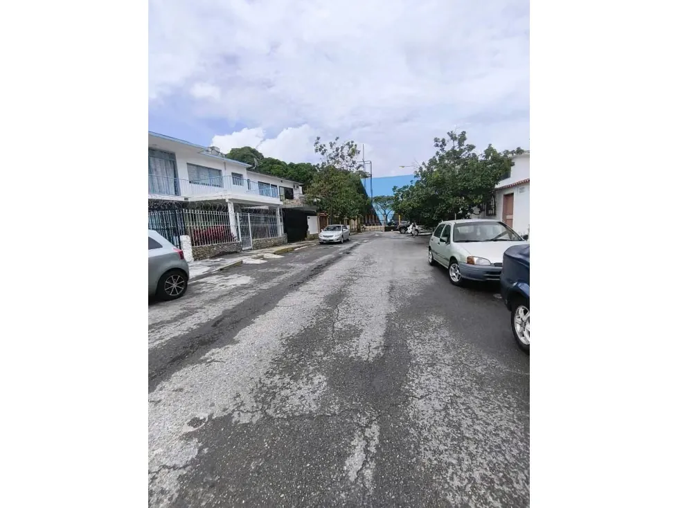 Vendo casa en calle cerrada 199m2 California Norte 8132