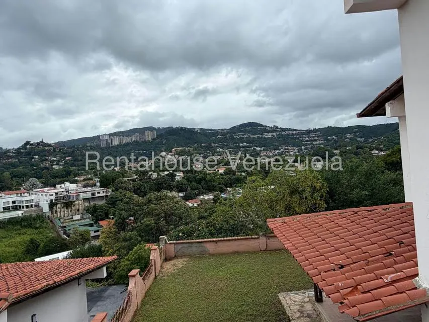 Casa (Multipes Niveles) en Venta en Prados del Este, Distrito Metropolitano - 2