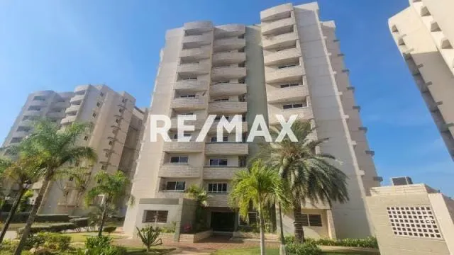 En Alquiler Apartamento ubicado Conjunto Residencial Lago Country III