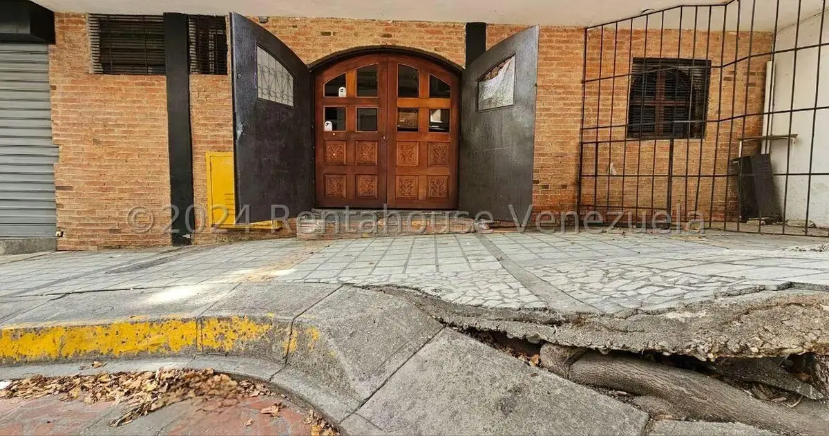 Local Comercial en Venta en Parroquia La Candelaria, Distrito Metropolitano - 2