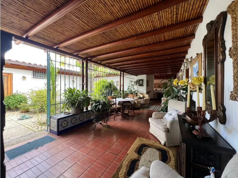 Se vende casa 950m2 10H/8B/8P Cumbres de Curumo - 12