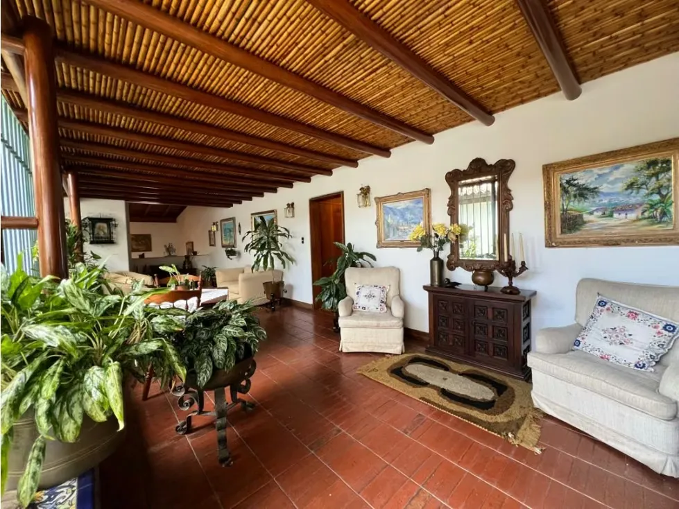 Se vende casa 950m2 10H/8B/8P Cumbres de Curumo - 13