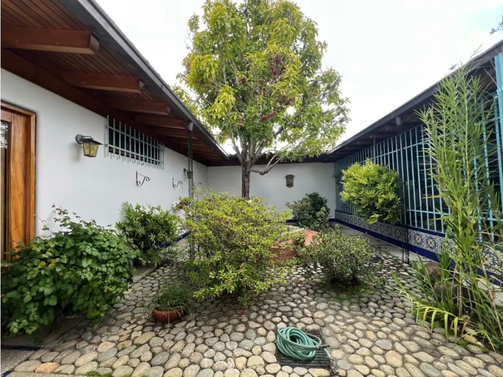 Se vende casa 950m2 10H/8B/8P Cumbres de Curumo - 19