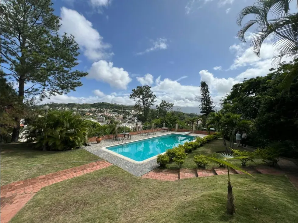 Se vende casa 950m2 10H/8B/8P Cumbres de Curumo - 4