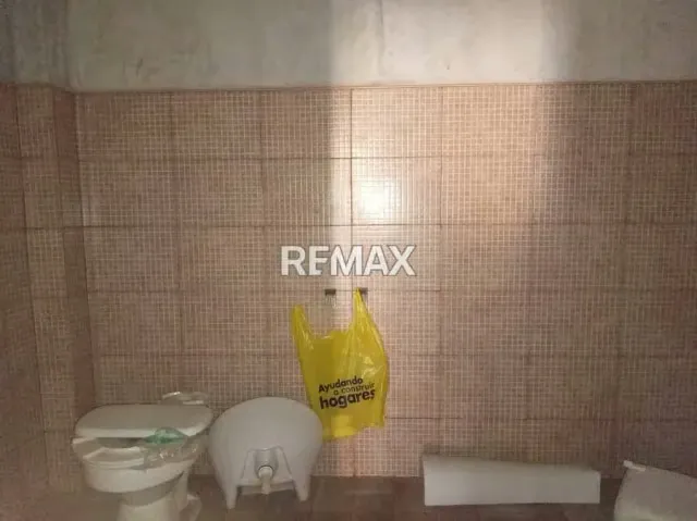 VENDO CASA COMERCIAL EN QUIBOR - 12