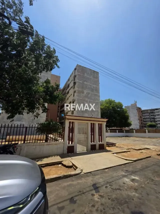 APARTAMENTO EN VENTA EN EL CONJUNTO RESIDENCIAL LAGO AZUL