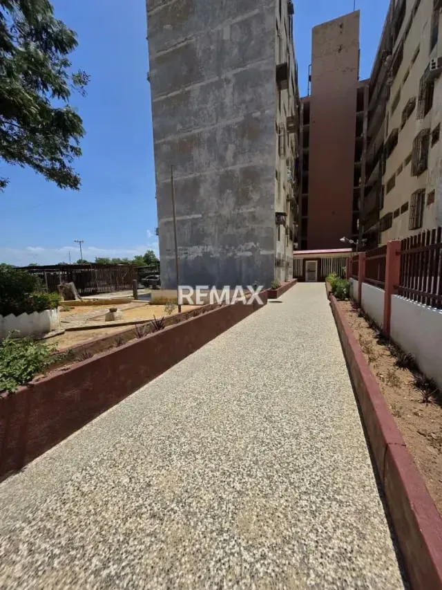 APARTAMENTO EN VENTA EN EL CONJUNTO RESIDENCIAL LAGO AZUL - 2