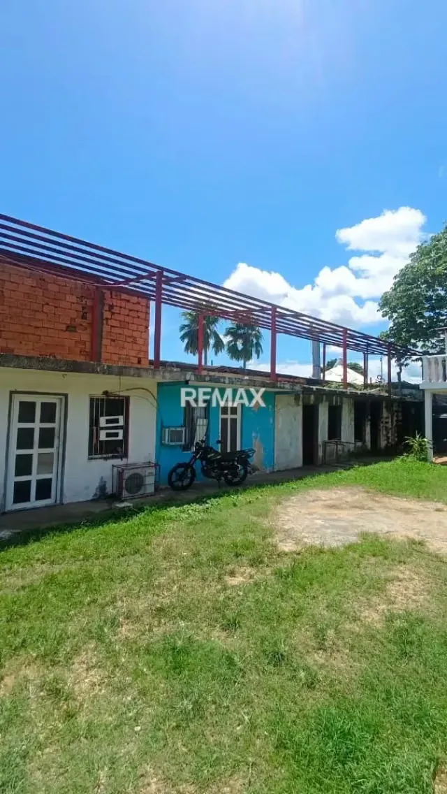 EXCELENTE OPORTUNIDAD DE INVERSIÓN EN LA AV. UNIVERSIDAD, MATURIN, MONAGAS. - 2