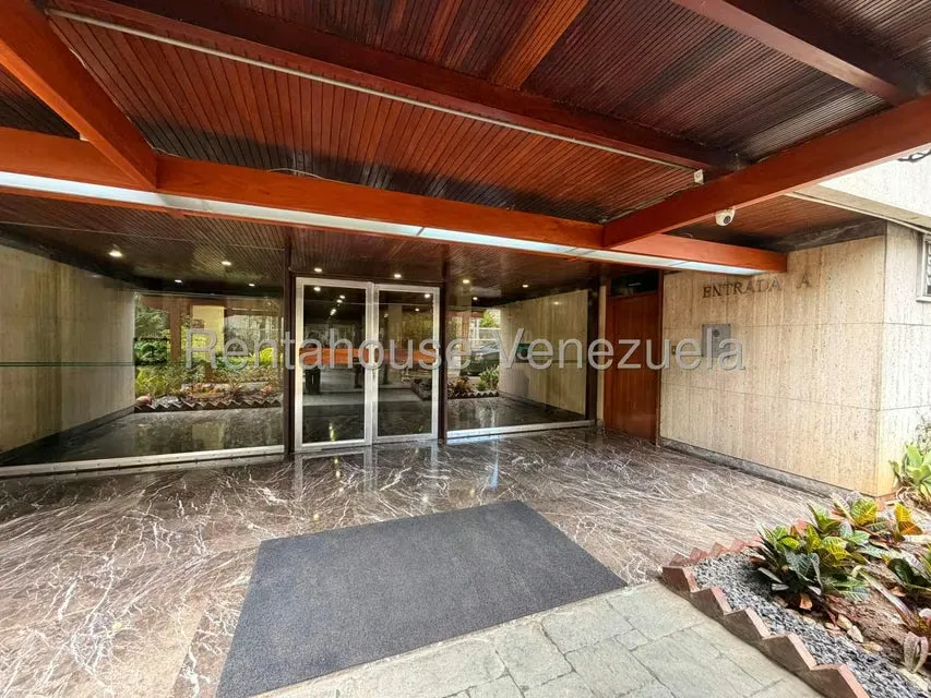 Apartamento (1 Nivel) en Venta en Campo Alegre, Distrito Metropolitano - 2