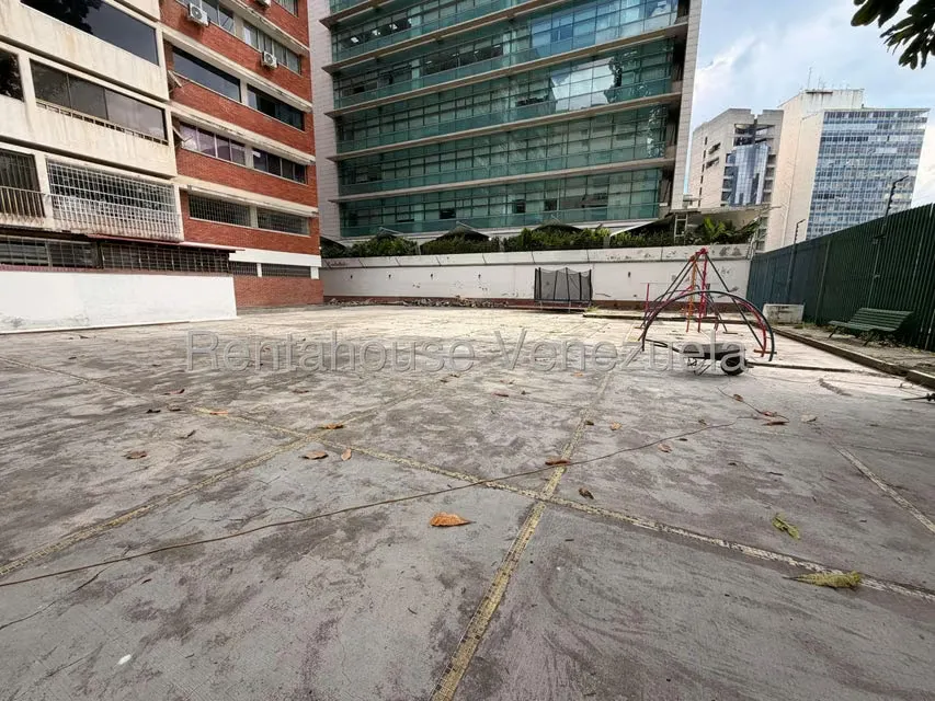Apartamento (1 Nivel) en Venta en Campo Alegre, Distrito Metropolitano - 23