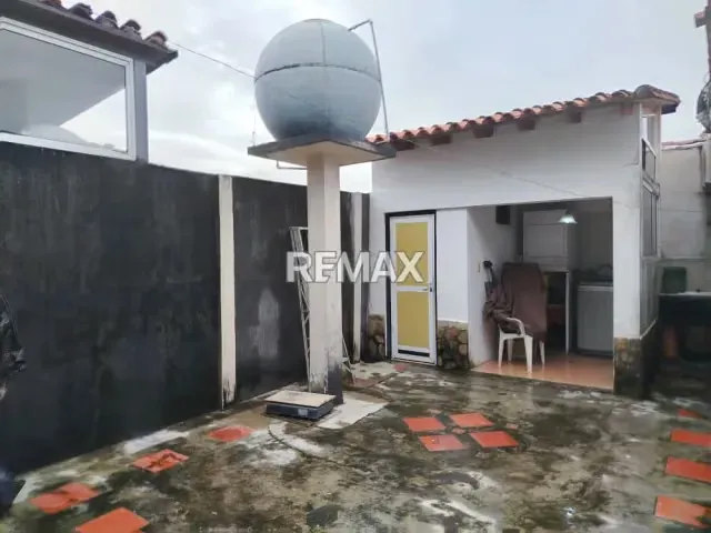 EN VENTA CASA EN URB PRADOS DEL NORTE, PALMA REAL. MATURÍN-MONAGAS - 3