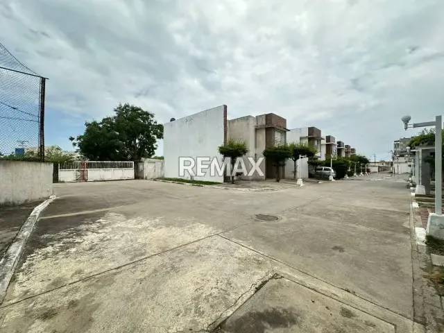 Potencial Terreno en Circuito Cerrado, Casco Central de Ciudad Ojeda - 3