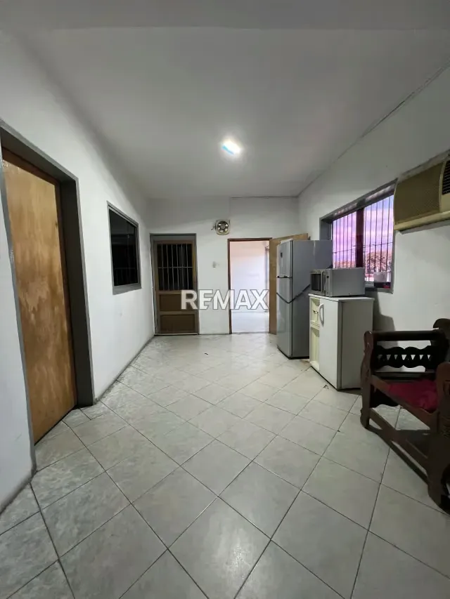 VENDO LOCAL COMERCIAL TIPO GALPÓN EN SATA ROSA - 6