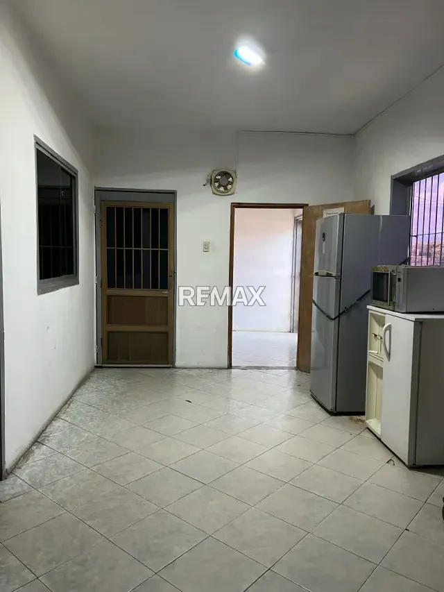 VENDO LOCAL COMERCIAL TIPO GALPÓN EN SATA ROSA - 9