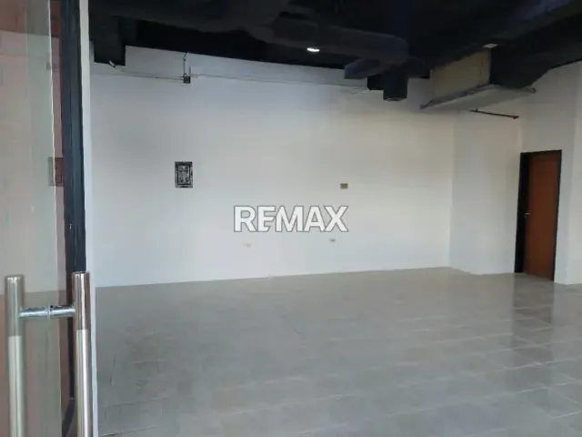 Excelente Oportunidad Comercial: Local en Alquiler – Av. Ollervides, Puerta Maraven. - 5