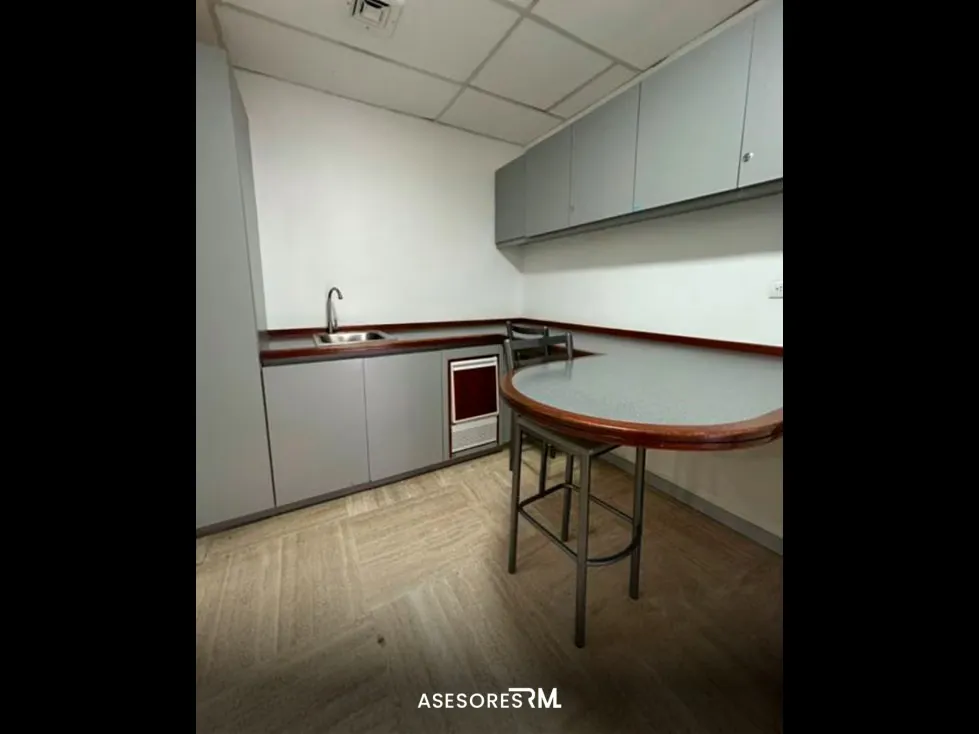 Oficina en alquiler 156m², Eurobuilding - 8
