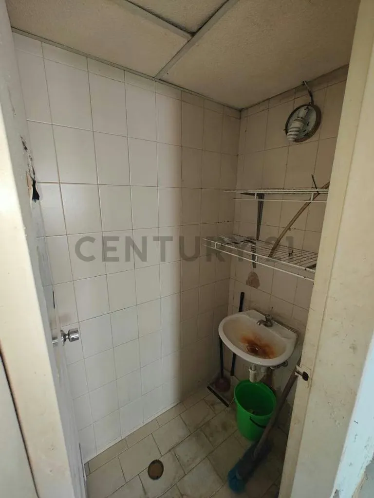 Venta de Local Comercial en Calle El Metro de Chacao - 5