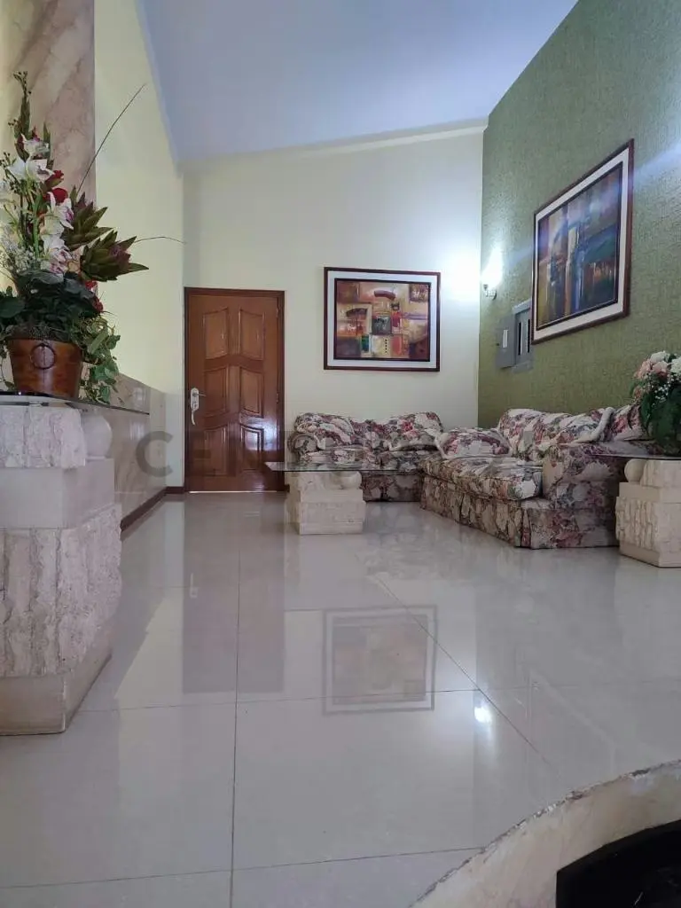 Villa en venta en campo de golf con muelle - 2
