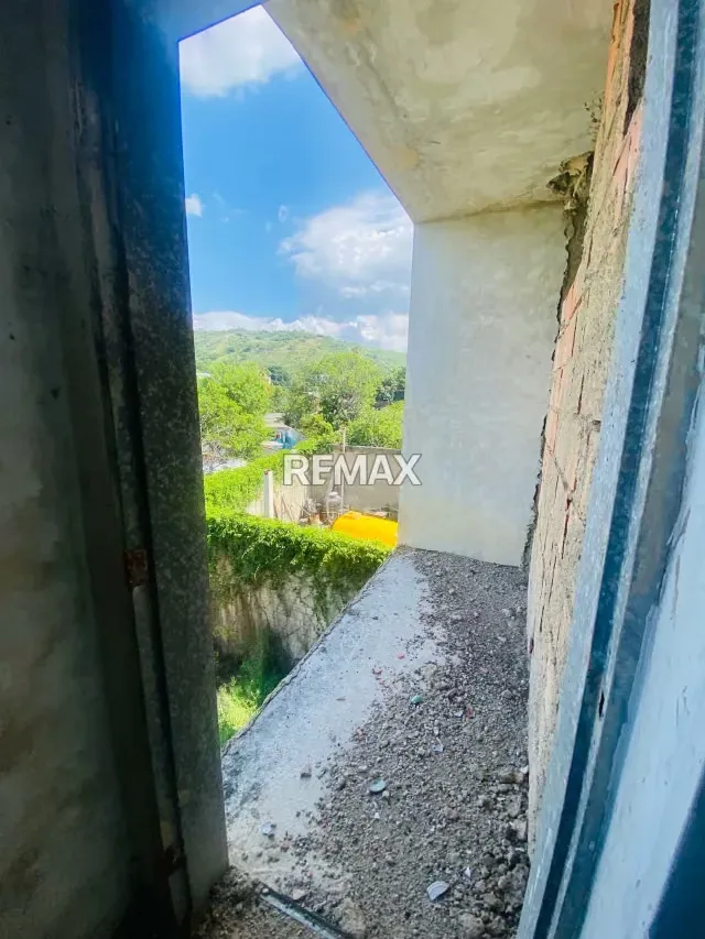 En Venta Edificio de 3 pisos en obra gris - 12