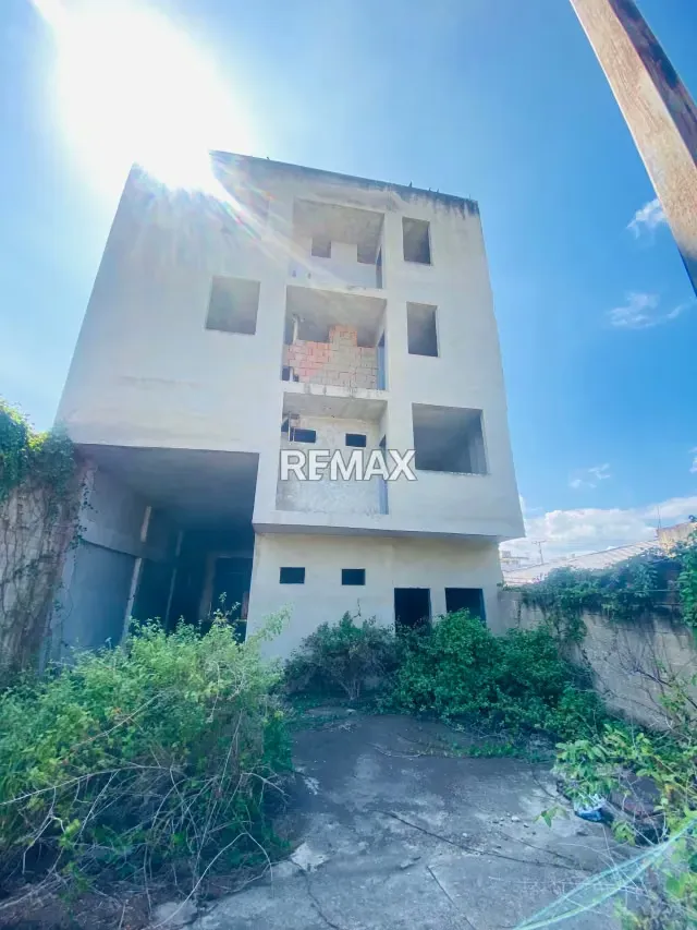 En Venta Edificio de 3 pisos en obra gris - 15