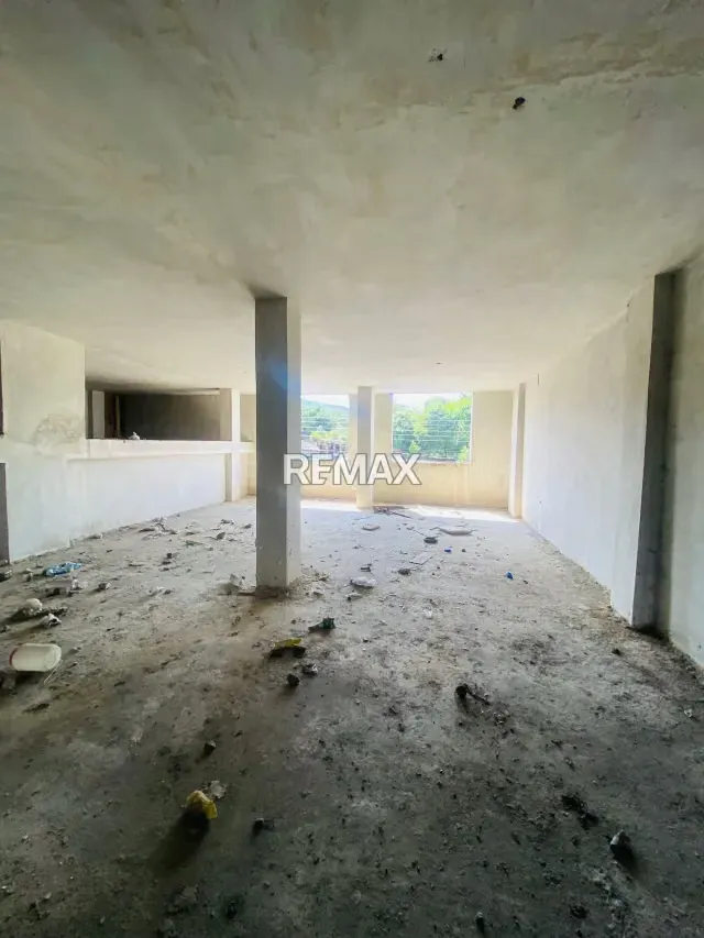 En Venta Edificio de 3 pisos en obra gris - 6