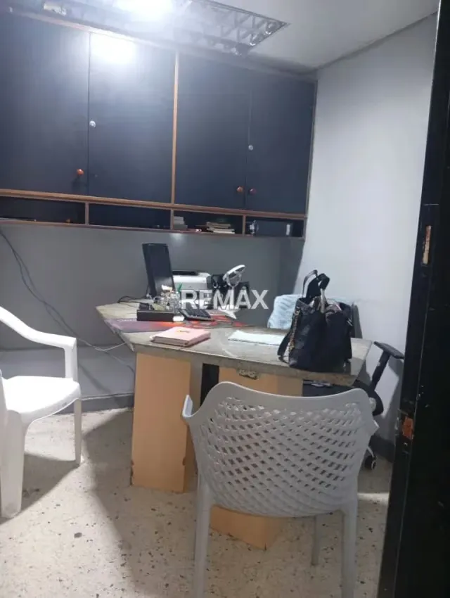 Extraordinario Local Comercial en Venta, 285,09 m2, C.C. Daymar, a pie de calle - 6